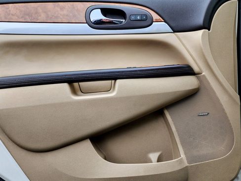 Used 2009 Buick Enclave CXL w/ Entertainment Package #4 image 21