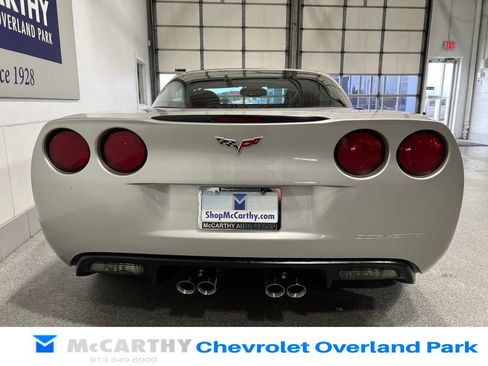 Used 2007 Chevrolet Corvette Coupe w/ Preferred Equipment Group RWD image 6