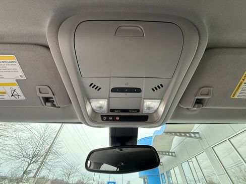 Used 2024 GMC Terrain AT4 image 28