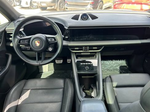 Used 2025 Porsche Macan 4S Electric AWD/4WD image 18