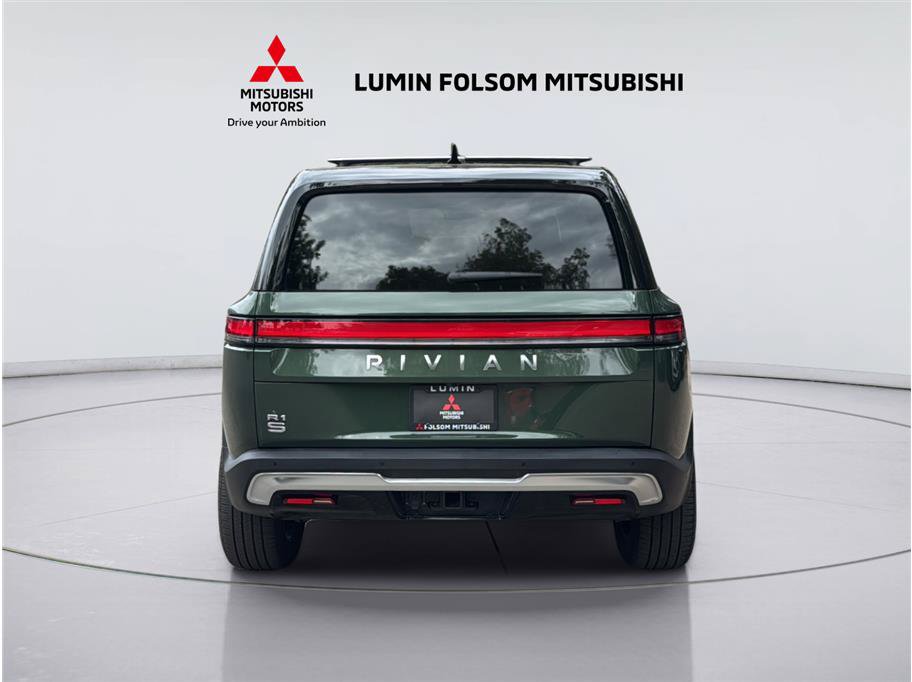 Used 2025 Rivian R1S Adventure Dual AWD/4WD image 4