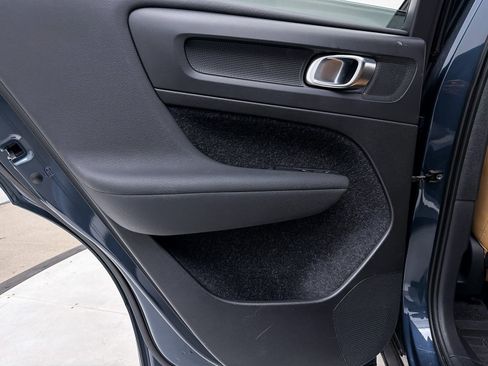 Used 2021 Volvo XC40 T5 Inscription w/ Advanced Package image 26