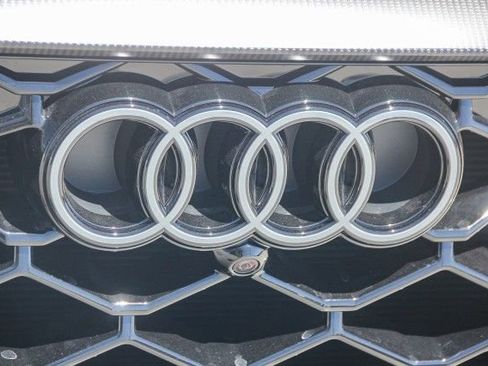 New 2025 Audi RS Q8 performance image 11