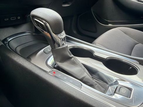 Used 2024 Chevrolet Malibu LT FWD image 31