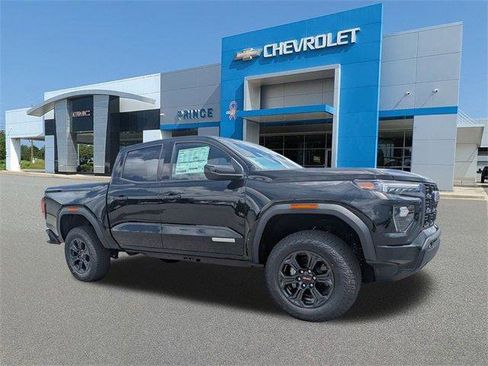 New 2025 GMC Canyon Elevation w/ Convenience Package image 3