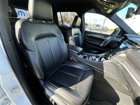 Certified 2024 Jeep Grand Cherokee Limited image 24