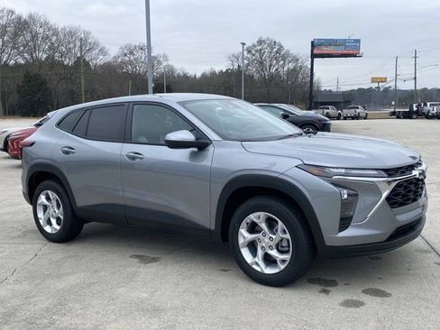 New 2026 Chevrolet Trax LS w/ LS Convenience Package image 7