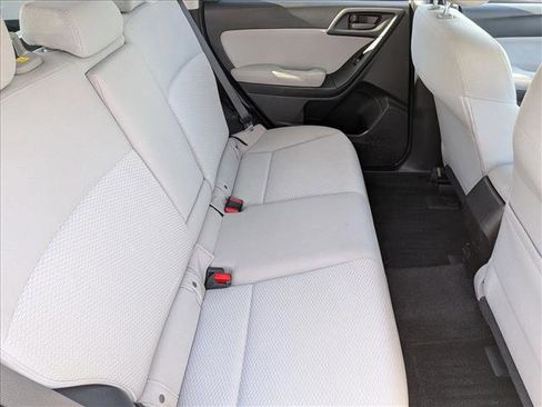 Used 2015 Subaru Forester 2.5i Premium AWD/4WD image 18