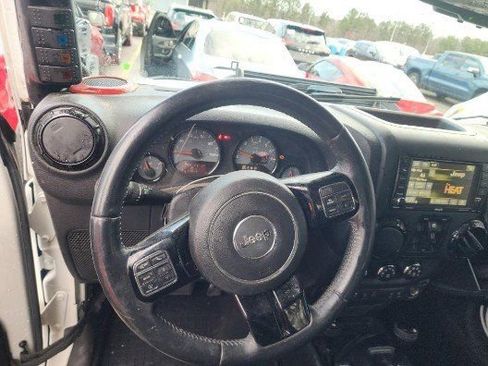 Used 2016 Jeep Wrangler Unlimited Sahara image 6