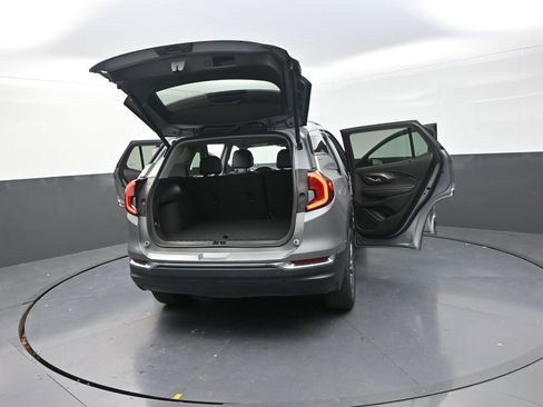Used 2023 GMC Terrain SLT image 35