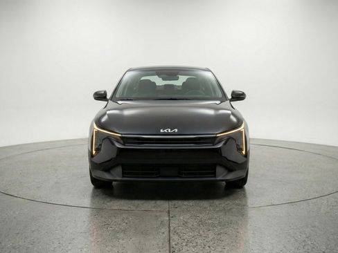 Used 2025 Kia K4 FWD image 1