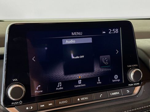 Used 2023 Nissan Rogue SV image 16