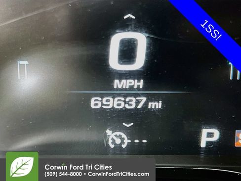 Used 2017 Chevrolet Camaro SS RWD image 2