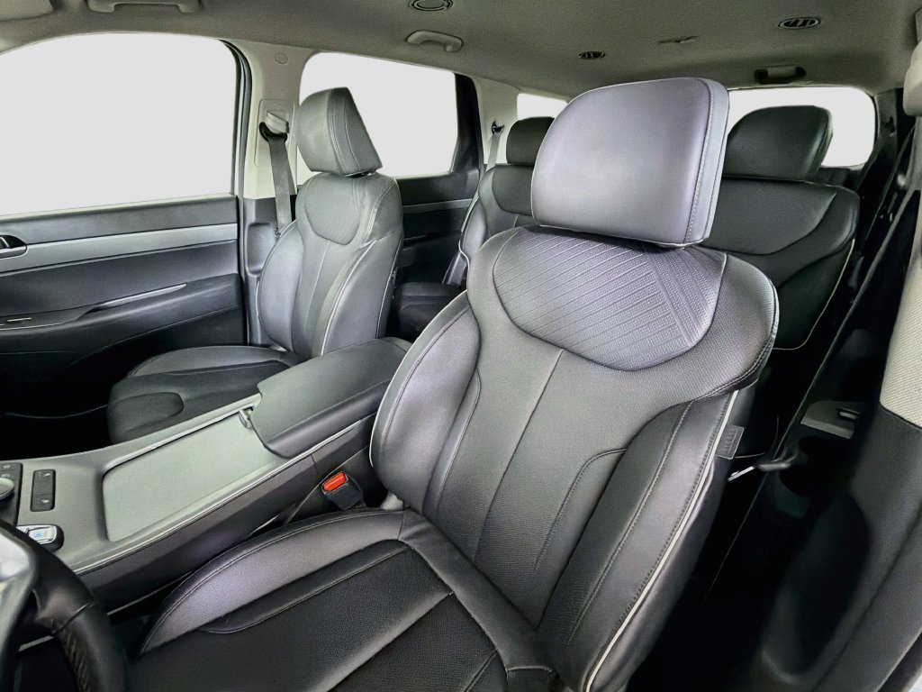 Used 2025 Hyundai Palisade SEL FWD image 14