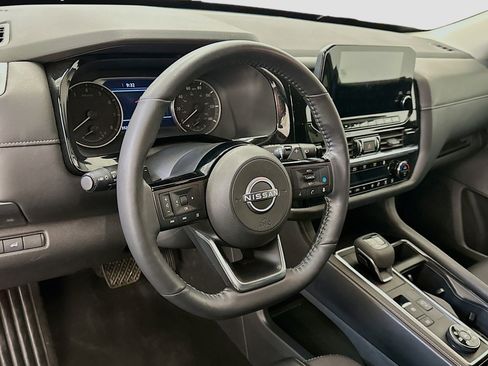 Used 2024 Nissan Pathfinder SL AWD/4WD image 18