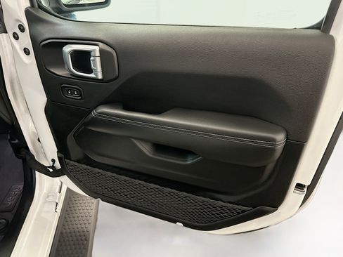 Used 2023 Jeep Wrangler Sahara w/ Cold Weather Group image 33