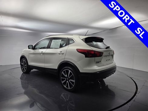 Used 2019 Nissan Rogue Sport SL w/ Premium Package image 11
