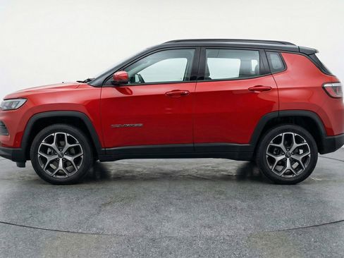 Used 2025 Jeep Compass Limited image 5