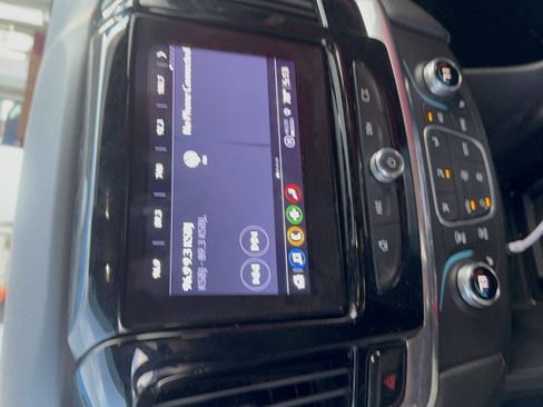 Used 2022 Chevrolet Traverse LT image 21