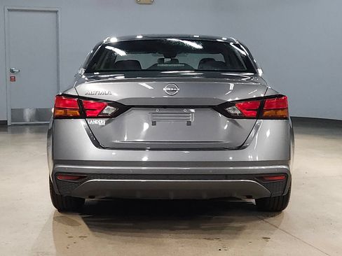 Used 2024 Nissan Altima 2.5 S FWD image 6