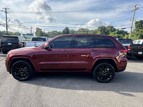 Used 2019 Jeep Grand Cherokee Altitude AWD/4WD image 9
