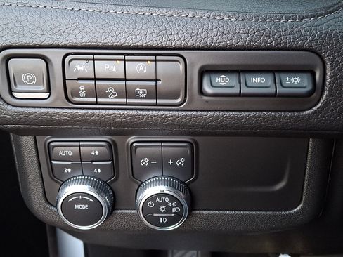 Certified 2023 GMC Yukon Denali AWD/4WD image 26