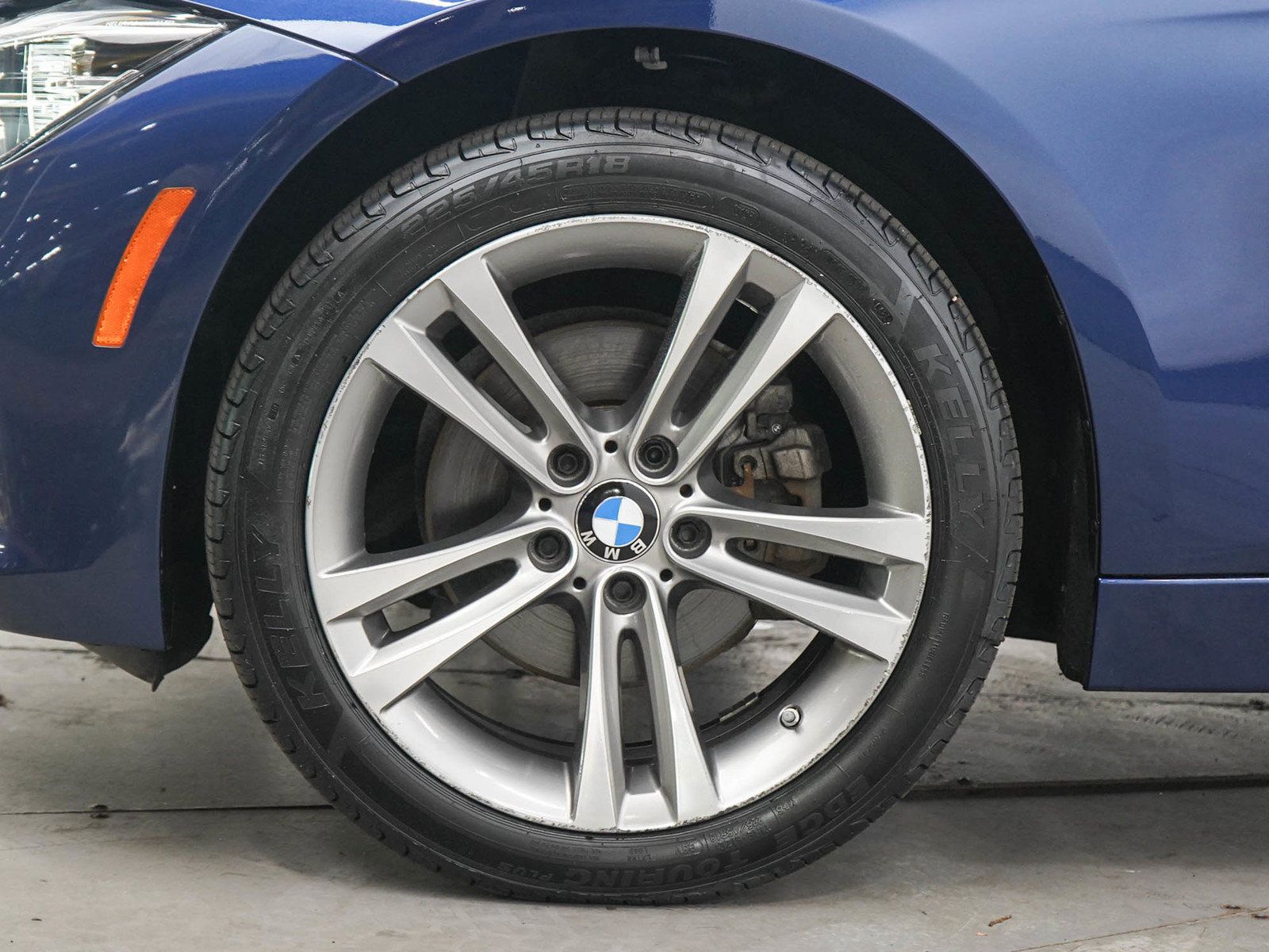 Used 2018 BMW 330i xDrive Sedan AWD/4WD image 28