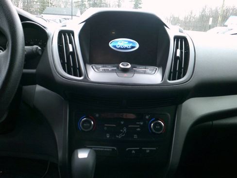 Used 2017 Ford Escape SE w/ Equipment Group 201A FWD image 18