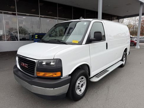 Used 2024 GMC Savana 2500 w/ Driver Convenience Package image 10
