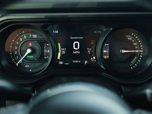 Used 2025 Jeep Wrangler Sahara 4xe image 22