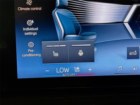 Used 2025 BMW X6 xDrive40i AWD/4WD image 23