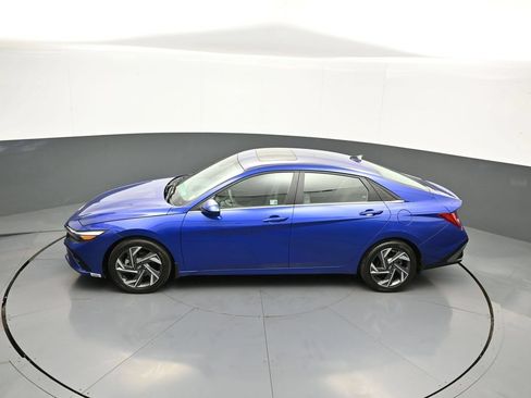 Certified 2024 Hyundai Elantra SEL w/ Convenience Package FWD image 41