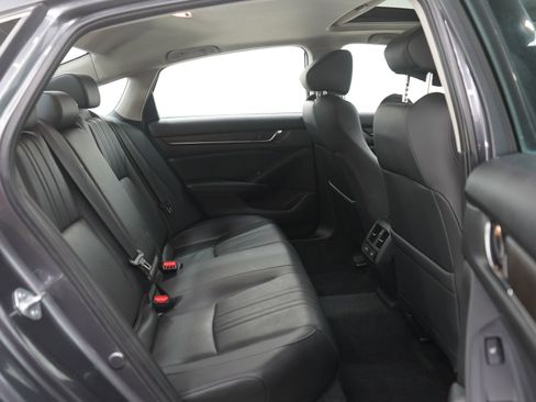 Used 2022 Honda Accord Touring image 12
