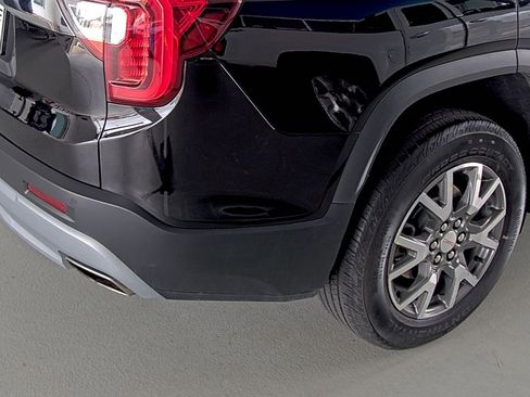 Certified 2023 GMC Acadia SLE w/ Driver Convenience Package image 13