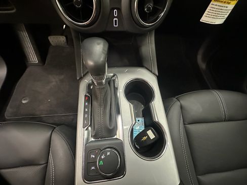 Certified 2025 Chevrolet Blazer LT FWD image 30