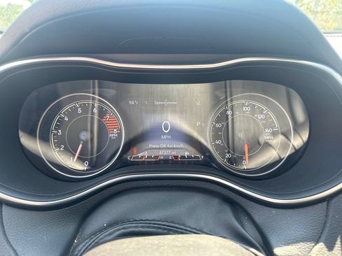 Used 2019 Jeep Cherokee Trailhawk w/ Comfort/Convenience Group AWD/4WD image 1