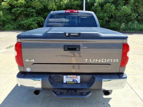 Used 2014 Toyota Tundra SR5 w/ SR5 Upgrade Package AWD/4WD image 6