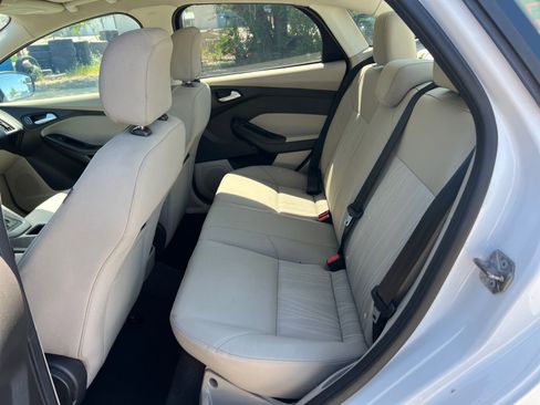 Used 2016 Ford Focus SE FWD image 23