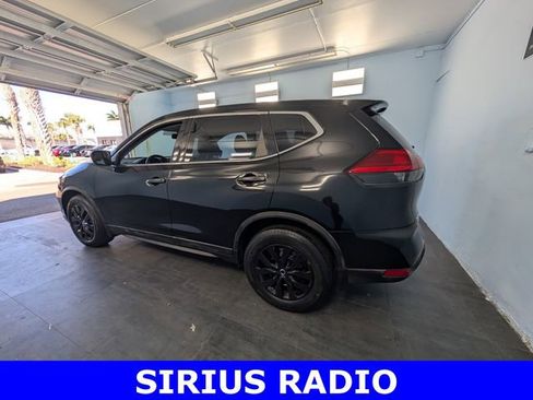 Used 2017 Nissan Rogue S image 9