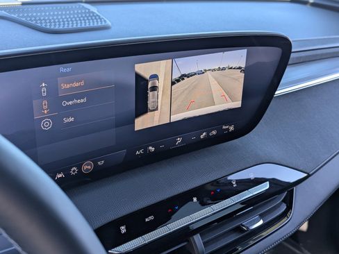 Certified 2025 Buick Enclave Preferred image 30