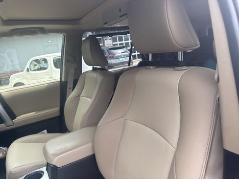 Used 2019 Toyota 4Runner SR5 Premium RWD image 9