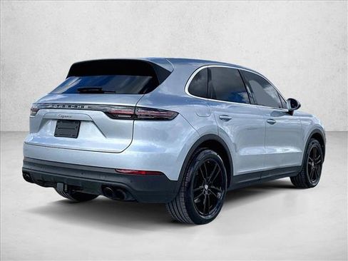 Used 2020 Porsche Cayenne image 2
