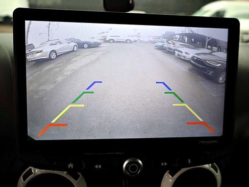 Used 2015 Jeep Wrangler Unlimited Sahara image 22