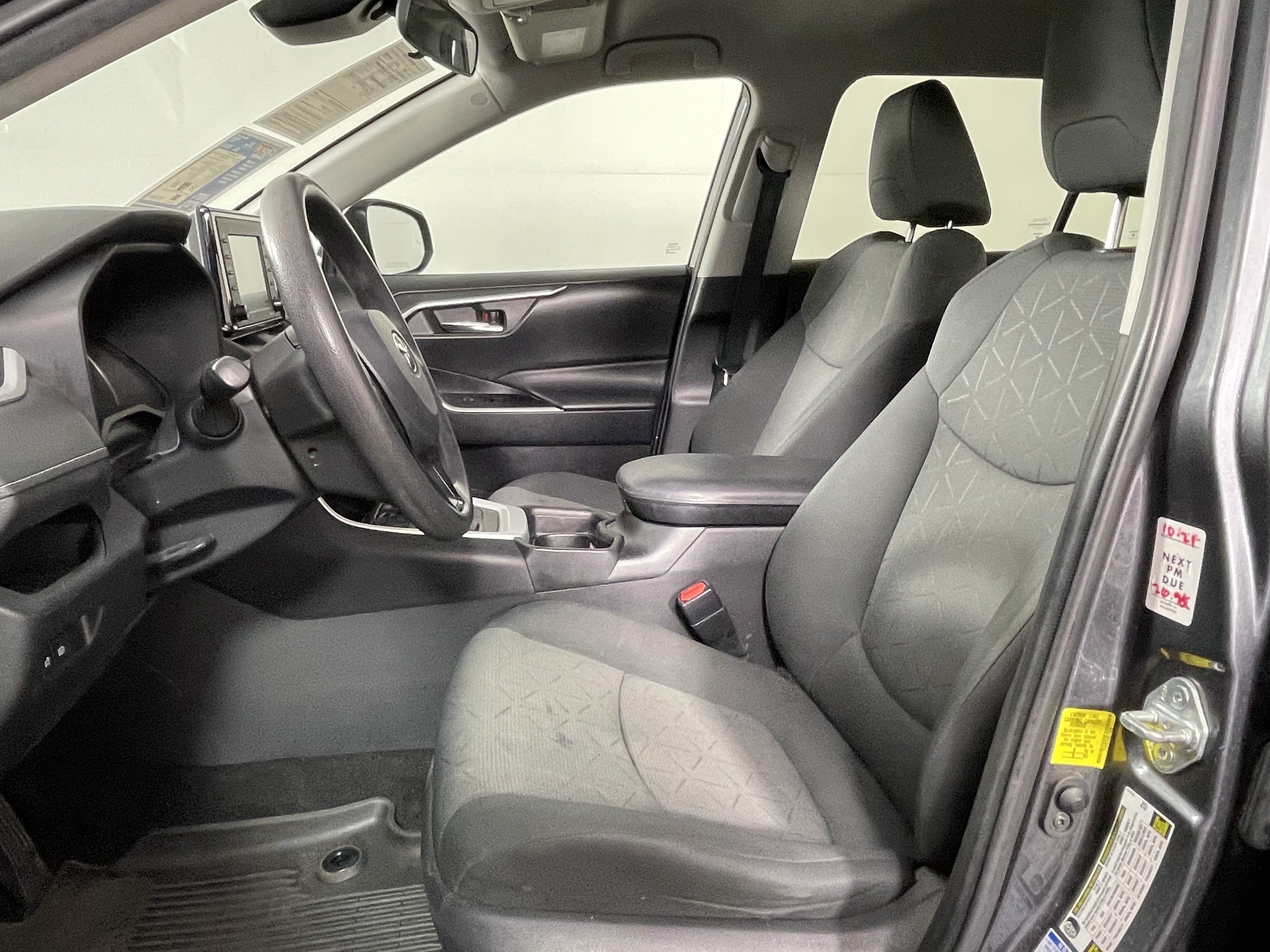 Used 2021 Toyota RAV4 XLE AWD/4WD image 10