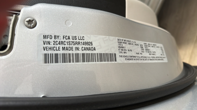 Used 2024 Chrysler Pacifica Limited FWD image 28