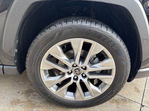 Used 2022 Toyota RAV4 Limited image 13