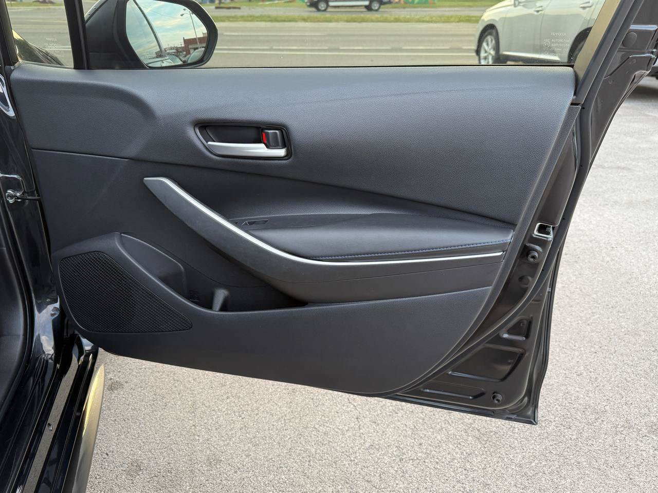 Used 2021 Toyota Corolla SE FWD image 19