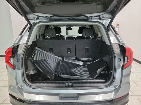 Used 2020 GMC Terrain SLE w/ Driver Convenience Package image 13