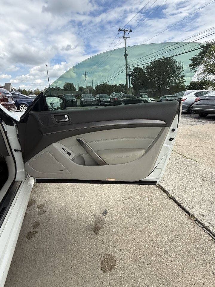 Used 2010 INFINITI G37 Journey w/ Premium Pkg RWD image 8