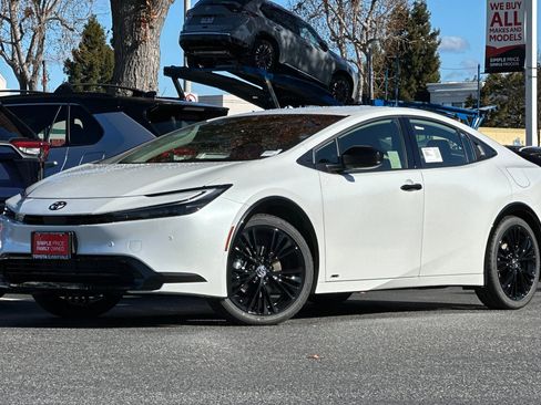 New 2026 Toyota Prius AWD image 2